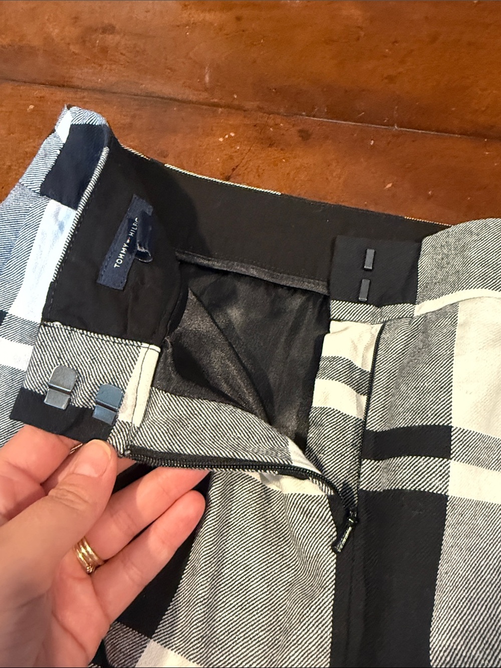 Tommy Hilfiger Black and Gray Plaid Mini Skirt - Picture 5 of 6